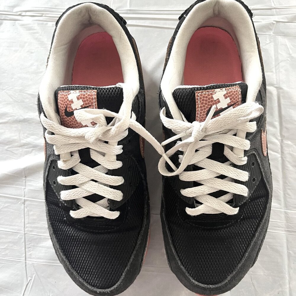 Black Nike Sneakers